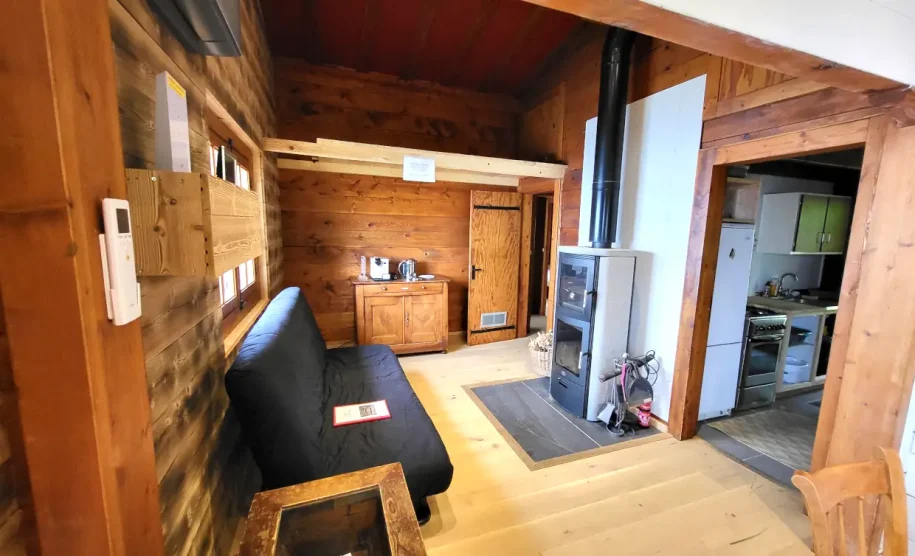 Pièce à vivre du chalet